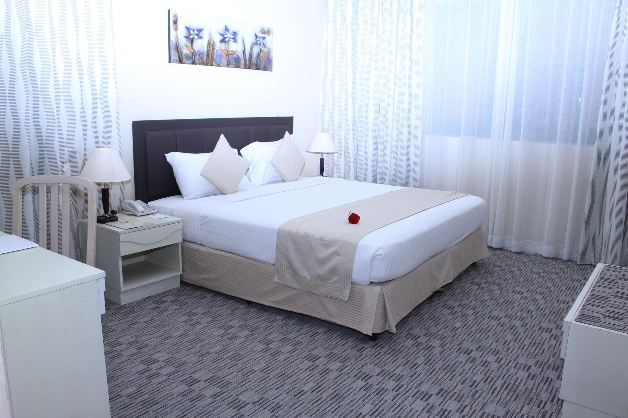 دبي Wescott Pearl Hotel Apartments المظهر الخارجي الصورة