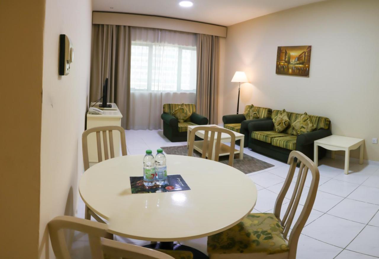 دبي Wescott Pearl Hotel Apartments المظهر الخارجي الصورة