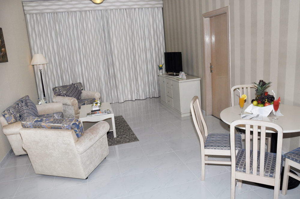 دبي Wescott Pearl Hotel Apartments المظهر الخارجي الصورة